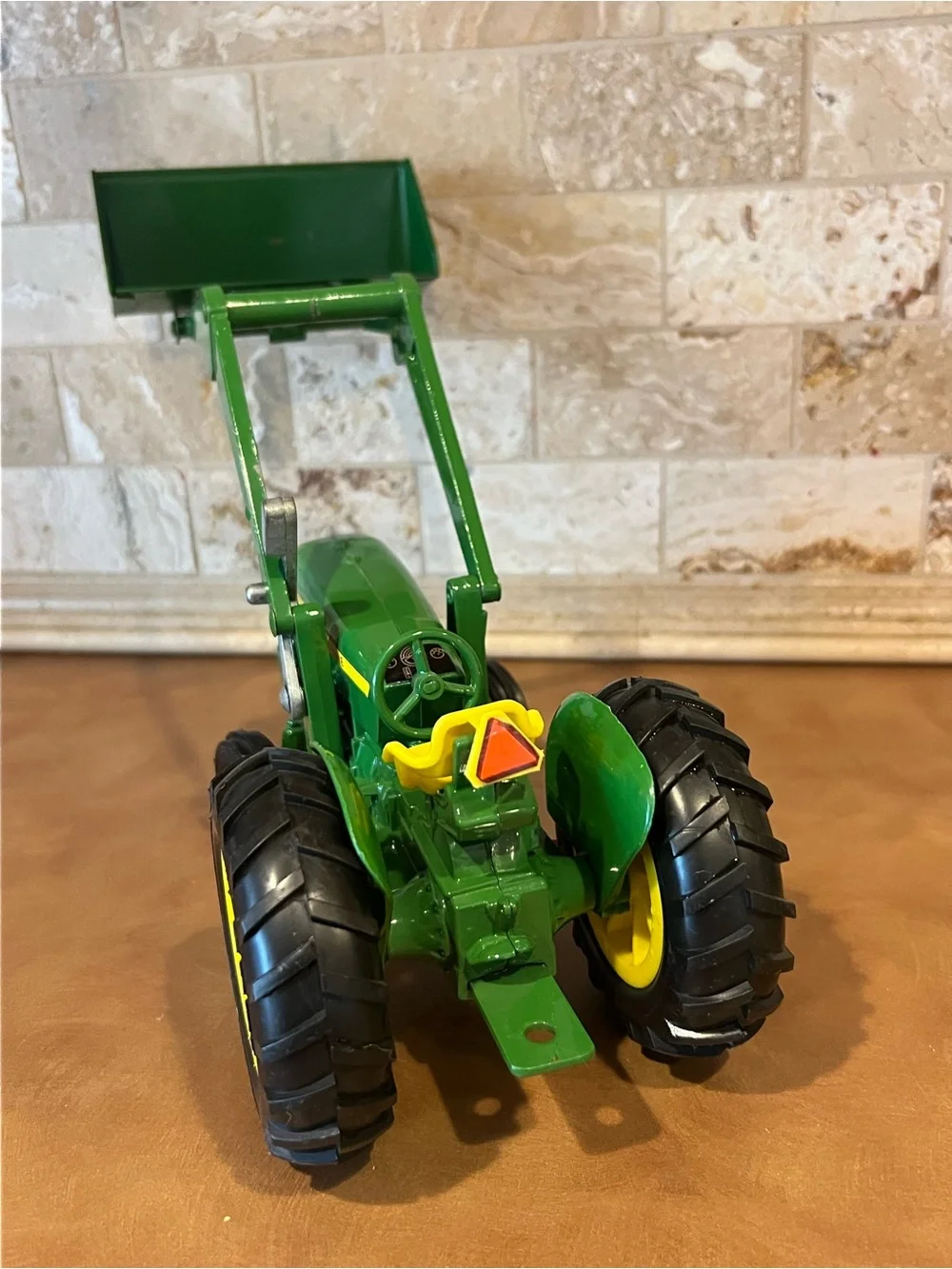 John Deere 0638 1/16 DieCast Utility Tractor w/Loader Toy
